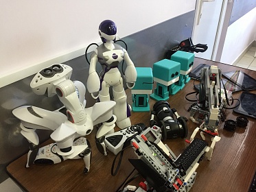 В гости к маленьким пациентам снова пришли роботы