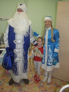 Дед Мороз поздравил с Наступающим Новым Годом маленьких пациентов Детской областной клинической больницы